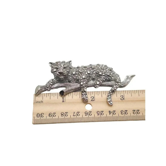 Marcasite Lounging Leopard on Branch Brooch Pin Silver Tone Vintage - Picture 4 of 5